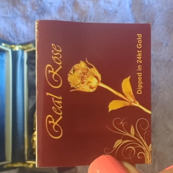 Red rose 🌹 dipped in 24K gold - Picture 7 of 11